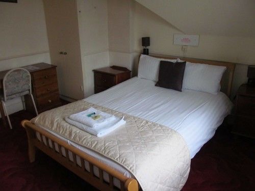 The Pines Guest Accommodation Chippenham  Exterior foto